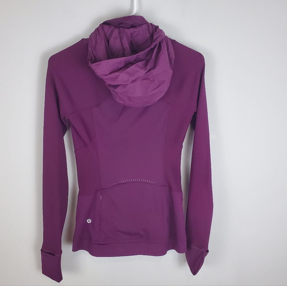 Lululemon Far and Free Jacket Marvel Size 4